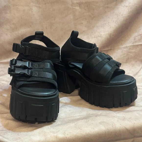 Dolls Kill Sandal Platforms - Picture 1 of 4